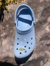 Load image into Gallery viewer, Pennant Croc Gibbet Shoe Charm
